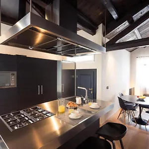  Appartamento Amazing Modern Design Home, Campo Dei Mori. Wifi